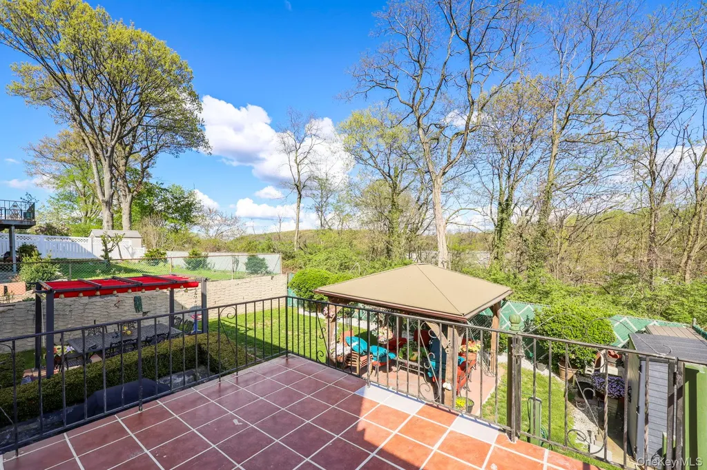 52 Brandt Terrace Yonkers NY 10710