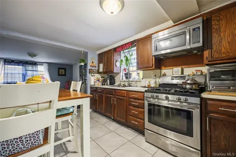 52 Brandt Terrace Yonkers NY 10710