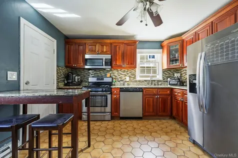 52 Brandt Terrace Yonkers NY 10710