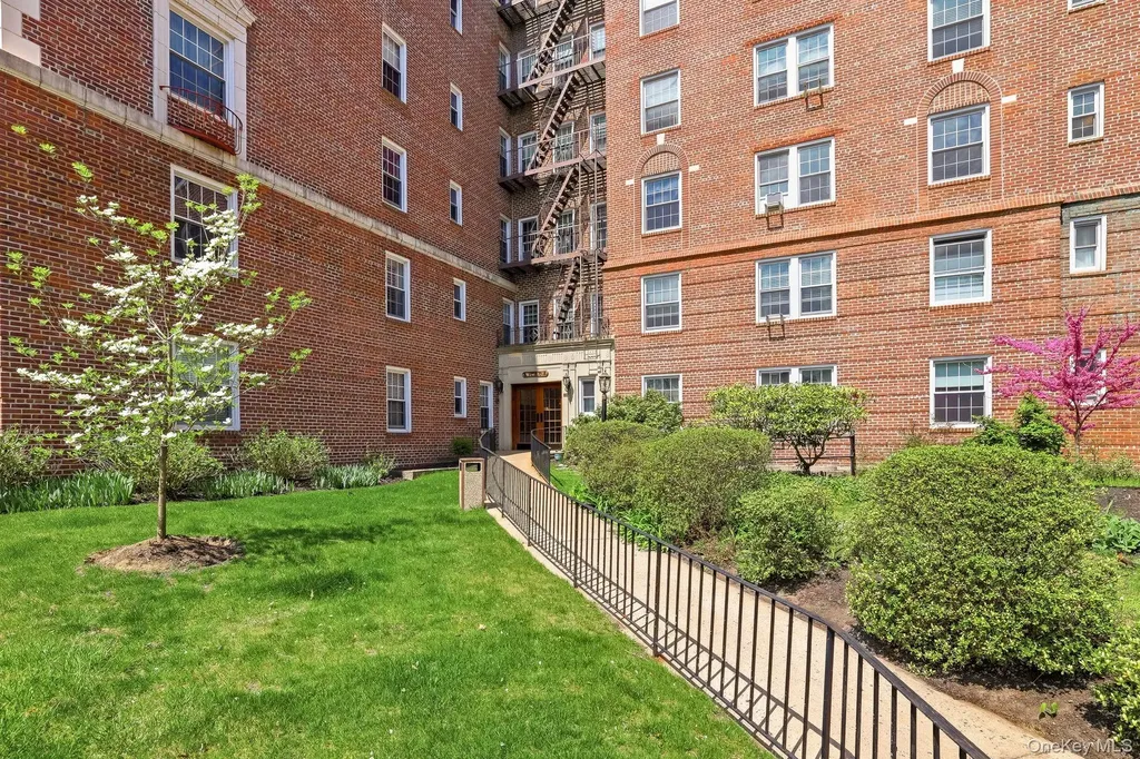 300 S Broadway Tarrytown NY 10591