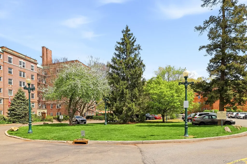 300 S Broadway Tarrytown NY 10591