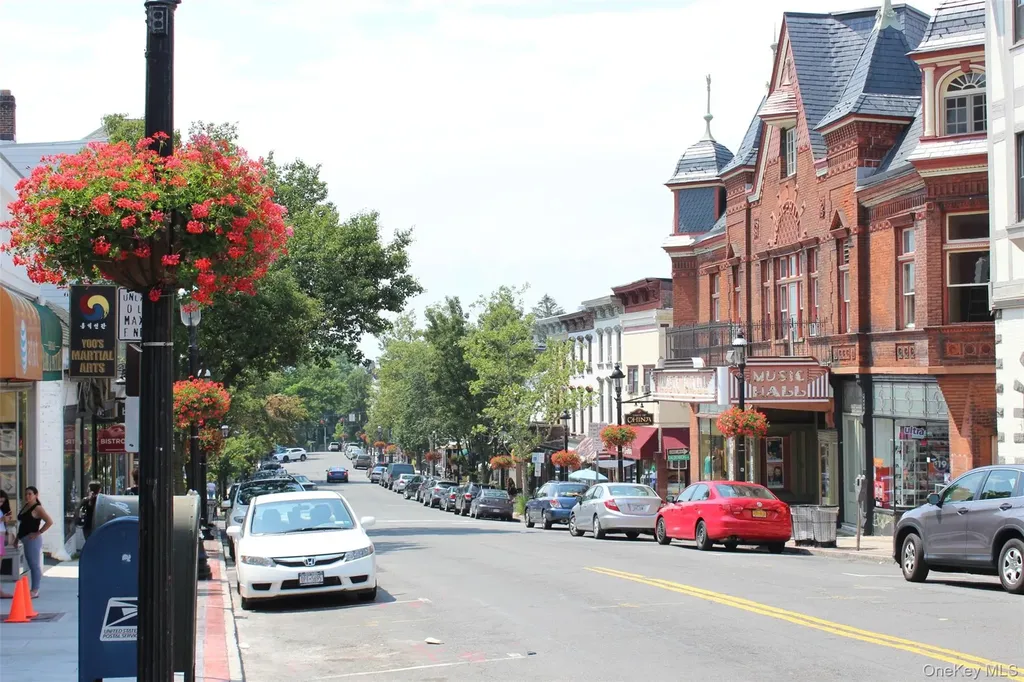 300 S Broadway Tarrytown NY 10591