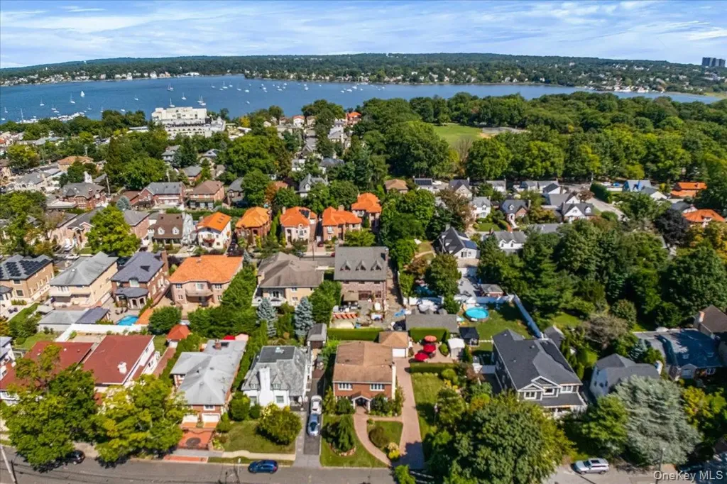 2957 214th Place Bayside NY 11360