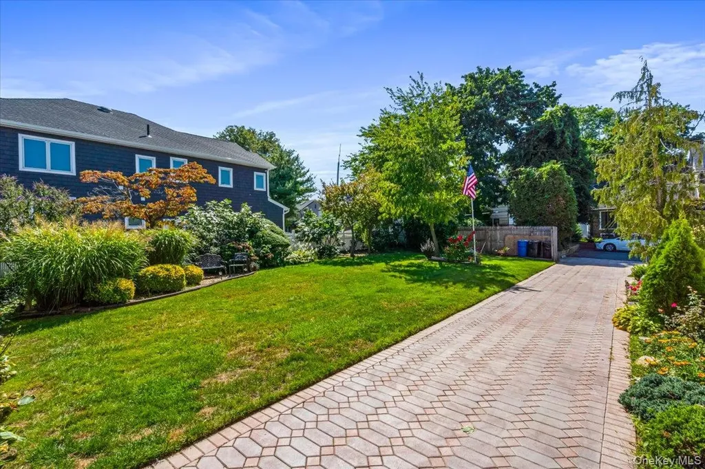2957 214th Place Bayside NY 11360