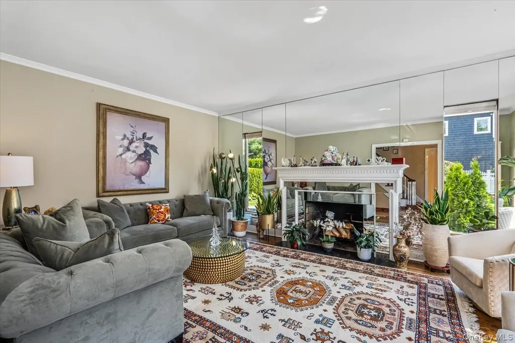 2957 214th Place Bayside NY 11360