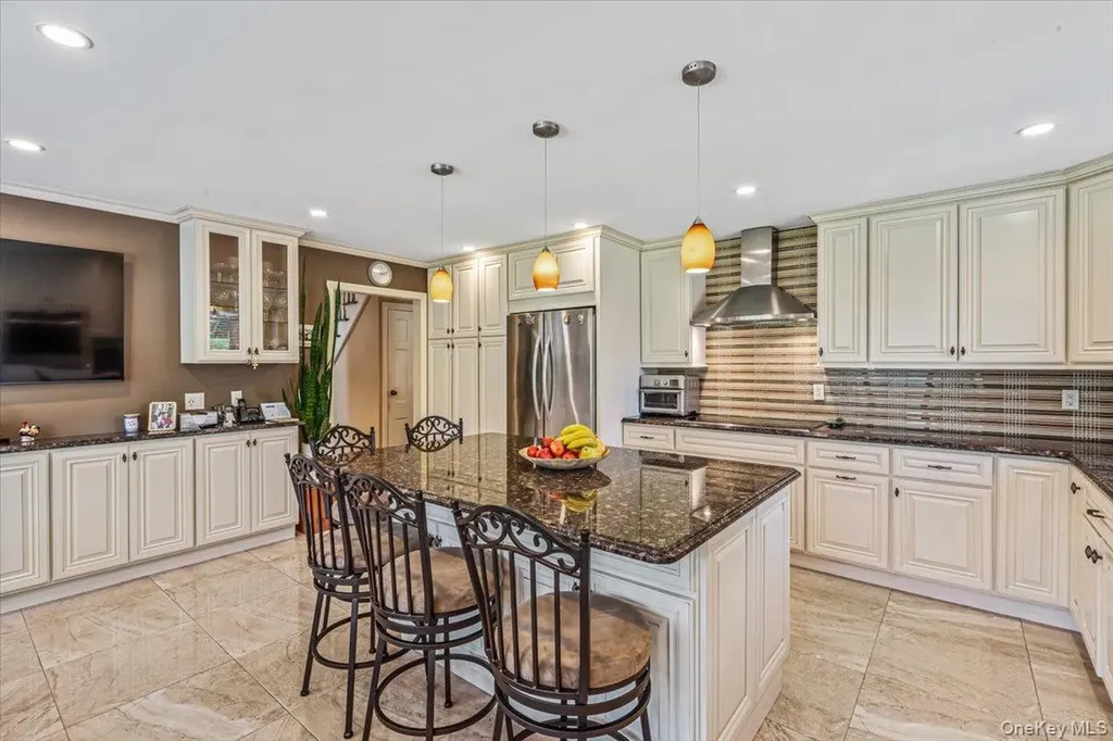 2957 214th Place Bayside NY 11360
