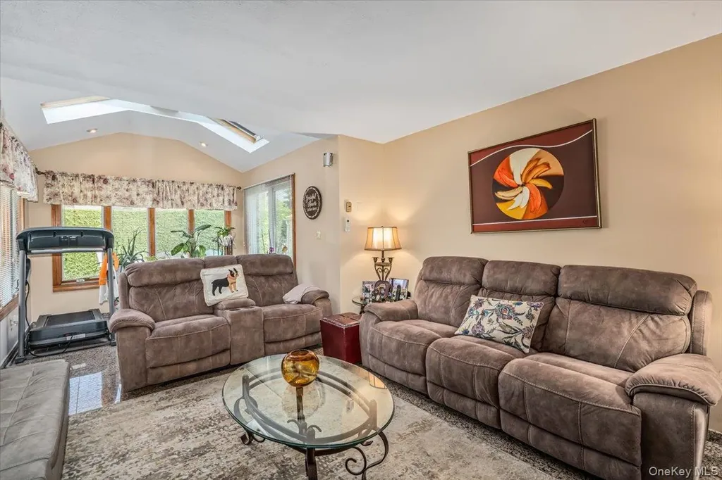 2957 214th Place Bayside NY 11360