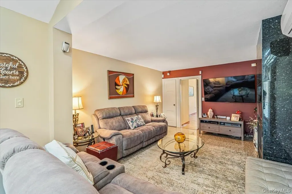 2957 214th Place Bayside NY 11360