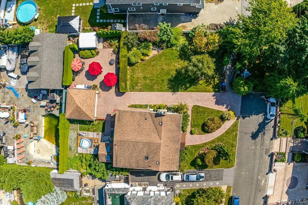 2957 214th Place Bayside NY 11360