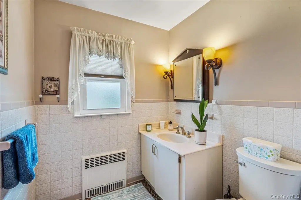 2957 214th Place Bayside NY 11360