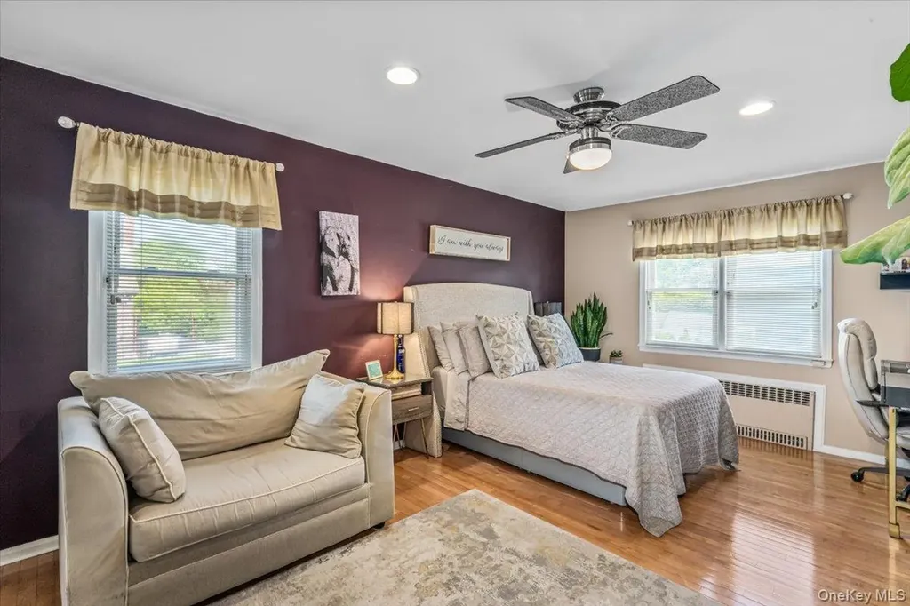 2957 214th Place Bayside NY 11360