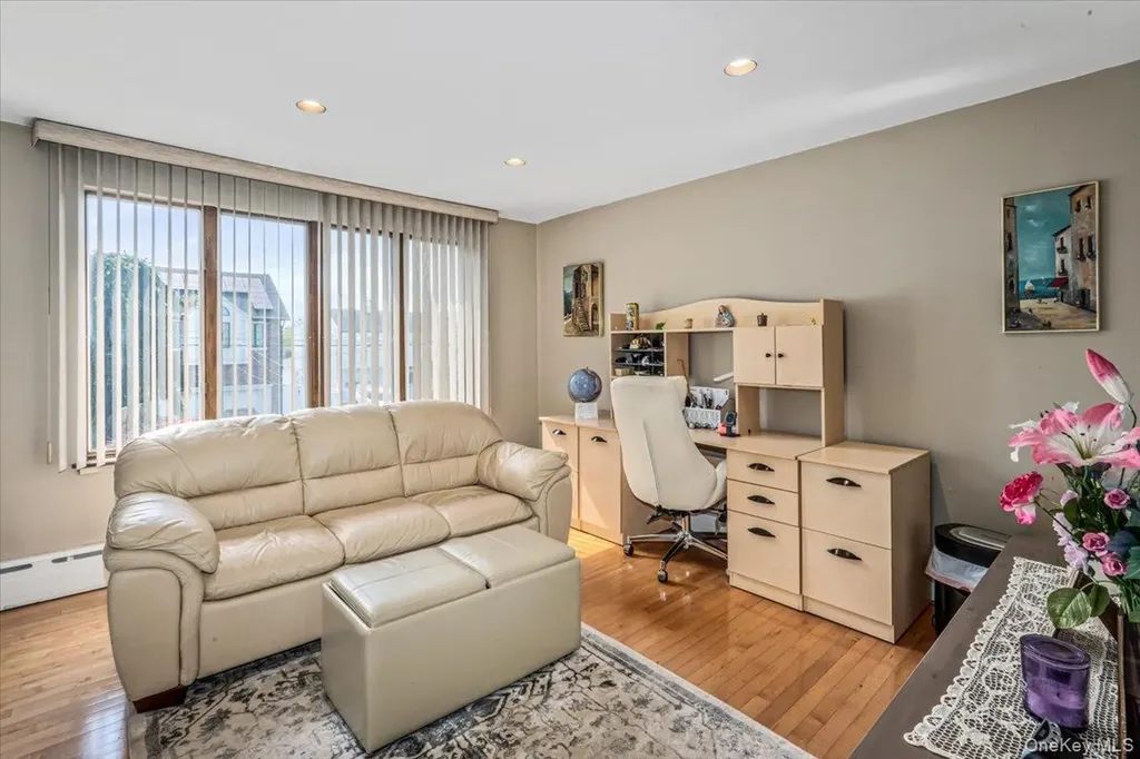 2957 214th Place Bayside NY 11360