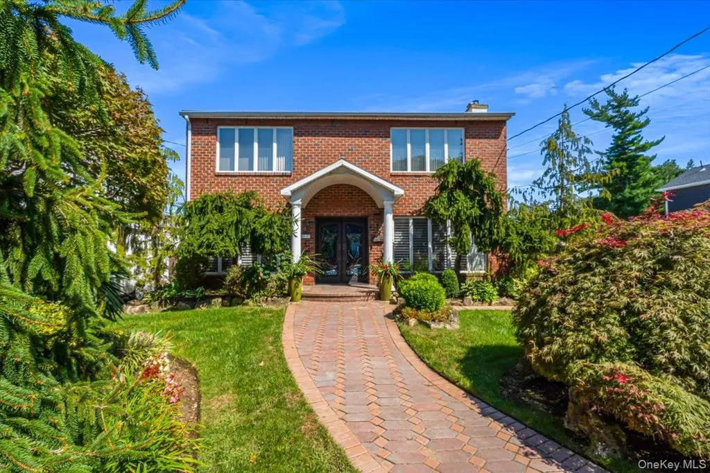 2957 214th Place Bayside NY 11360