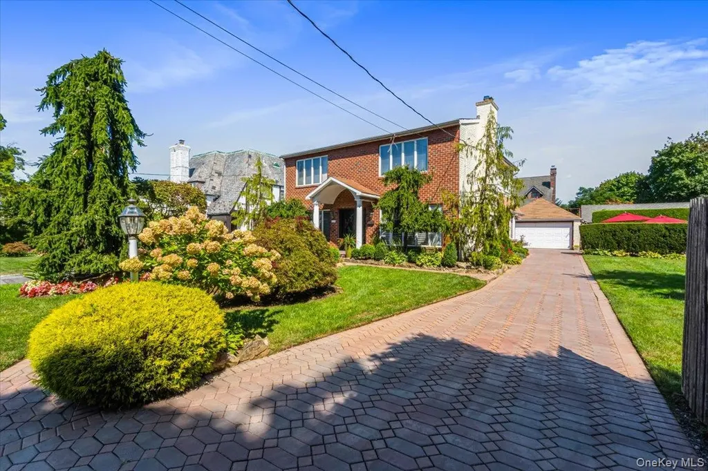 2957 214th Place Bayside NY 11360