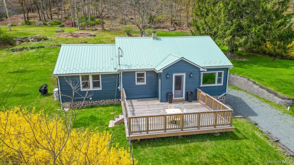 711 Sundown Road Sundown NY 12740