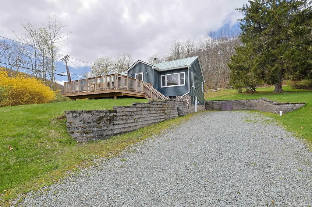 711 Sundown Road Sundown NY 12740