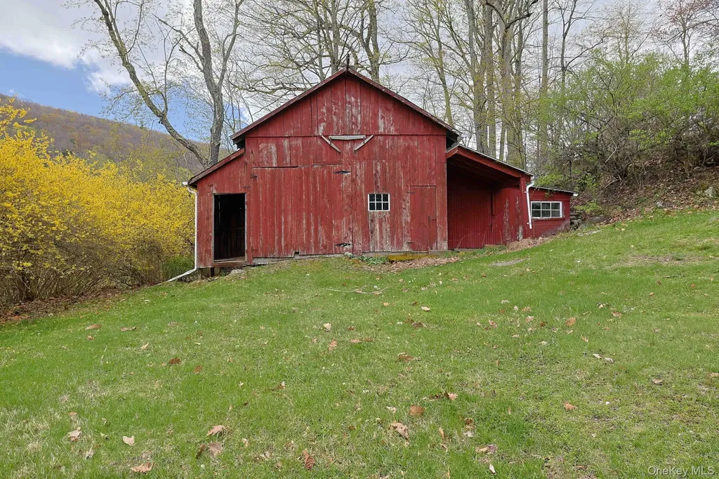 711 Sundown Road Sundown NY 12740