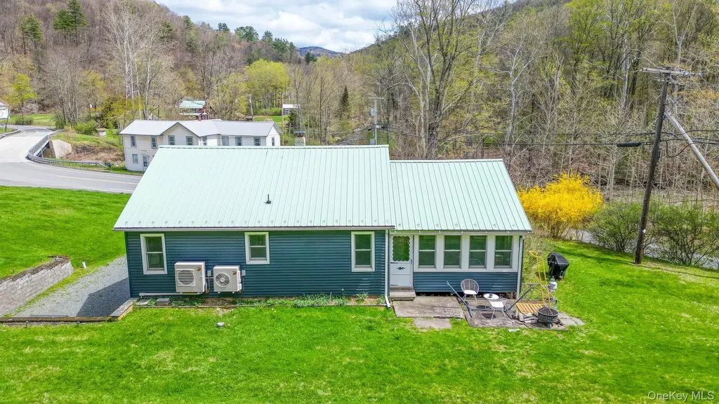 711 Sundown Road Sundown NY 12740
