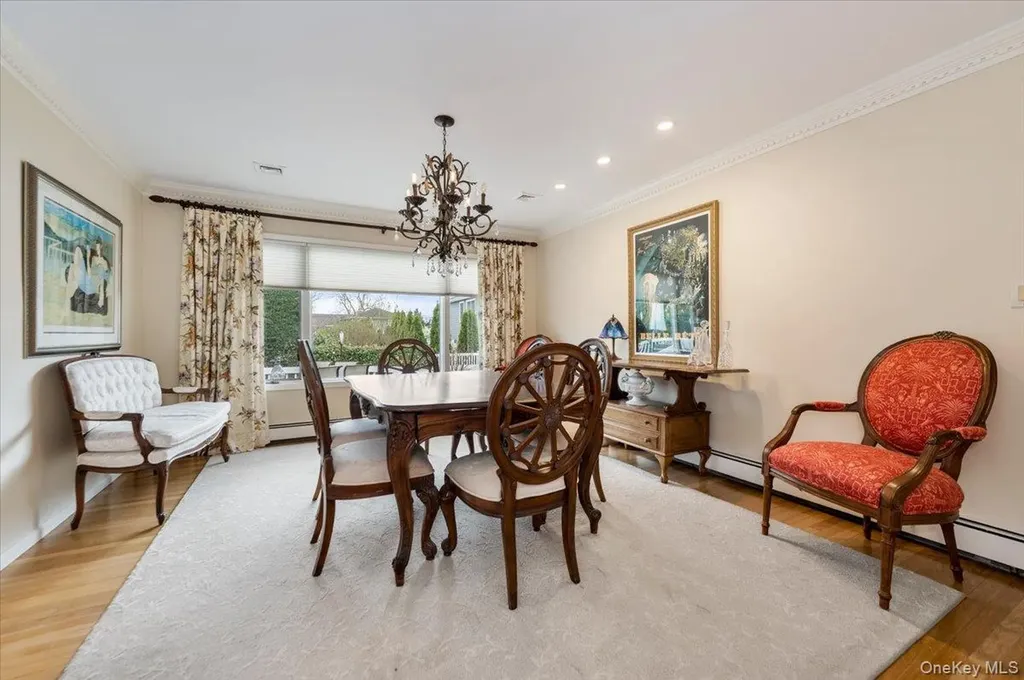 22 Willa Way Massapequa NY 11758