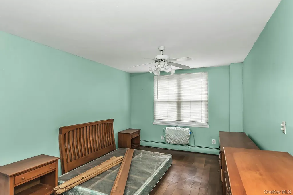596 Broadway Lynbrook NY 11563