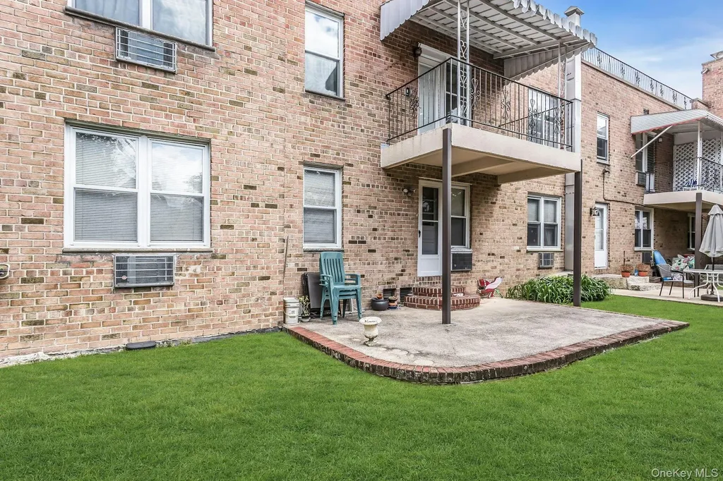 596 Broadway Lynbrook NY 11563