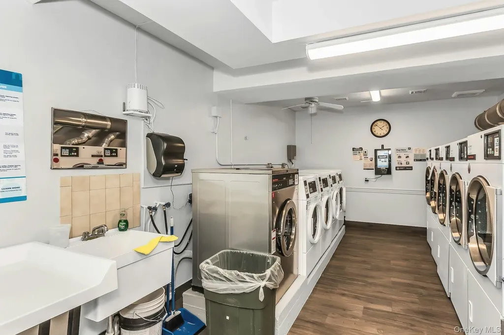 596 Broadway Lynbrook NY 11563