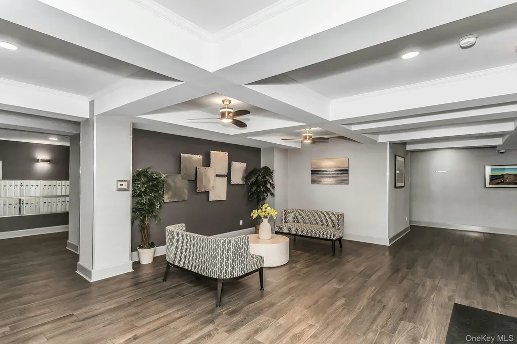 596 Broadway Lynbrook NY 11563