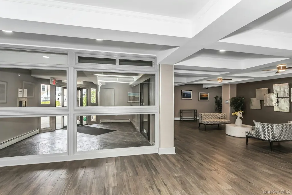 596 Broadway Lynbrook NY 11563