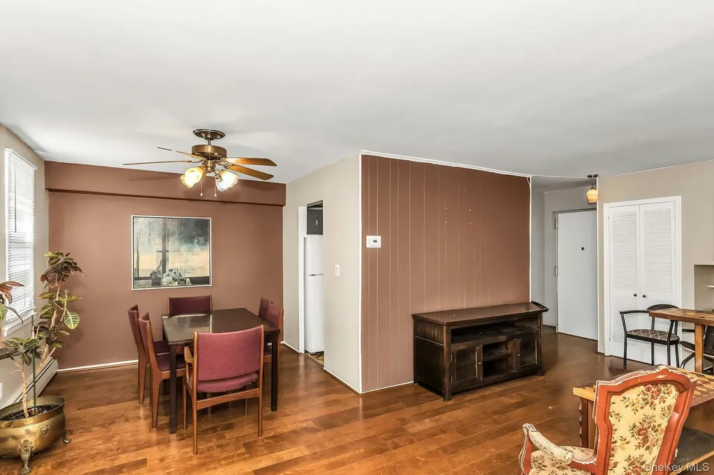 596 Broadway Lynbrook NY 11563