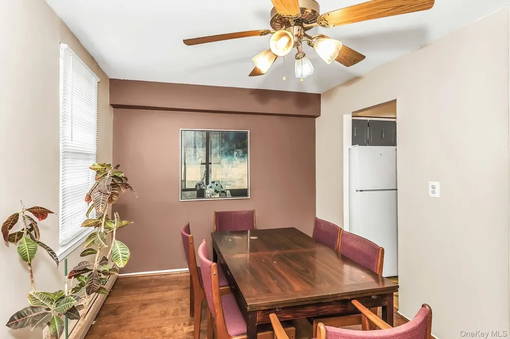 596 Broadway Lynbrook NY 11563