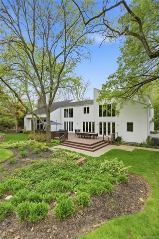 93 Hoaglands Lane Old Brookville NY 11545