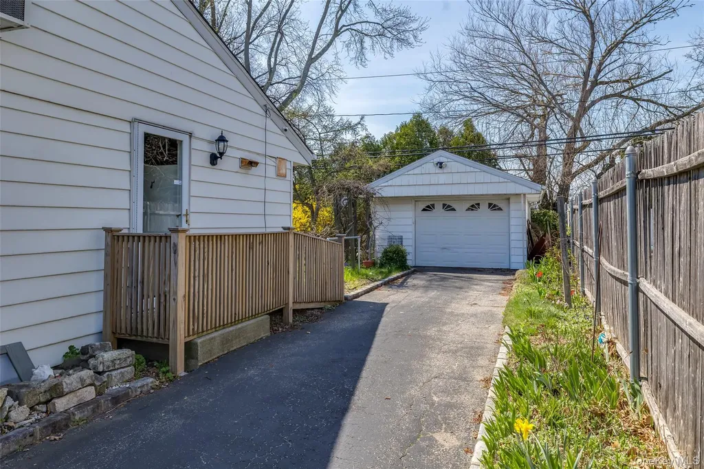 36 Seitz Drive Bethpage NY 11714