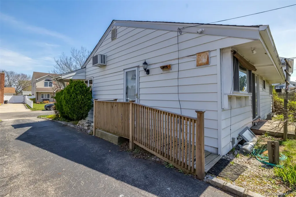 36 Seitz Drive Bethpage NY 11714