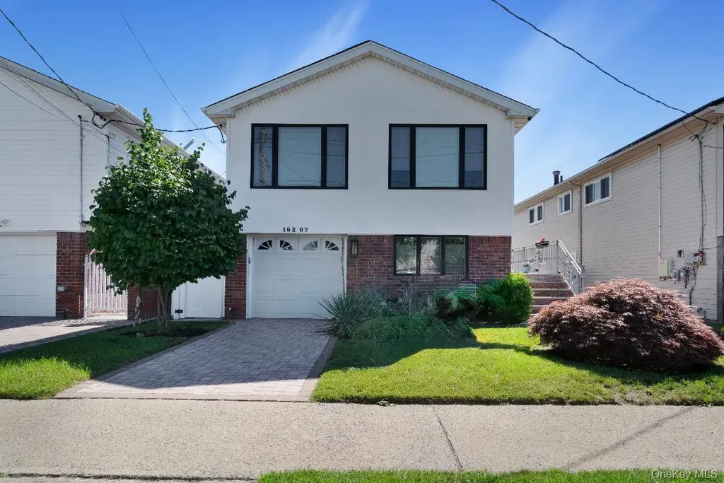 16207 85th Street Howard Beach NY 11414