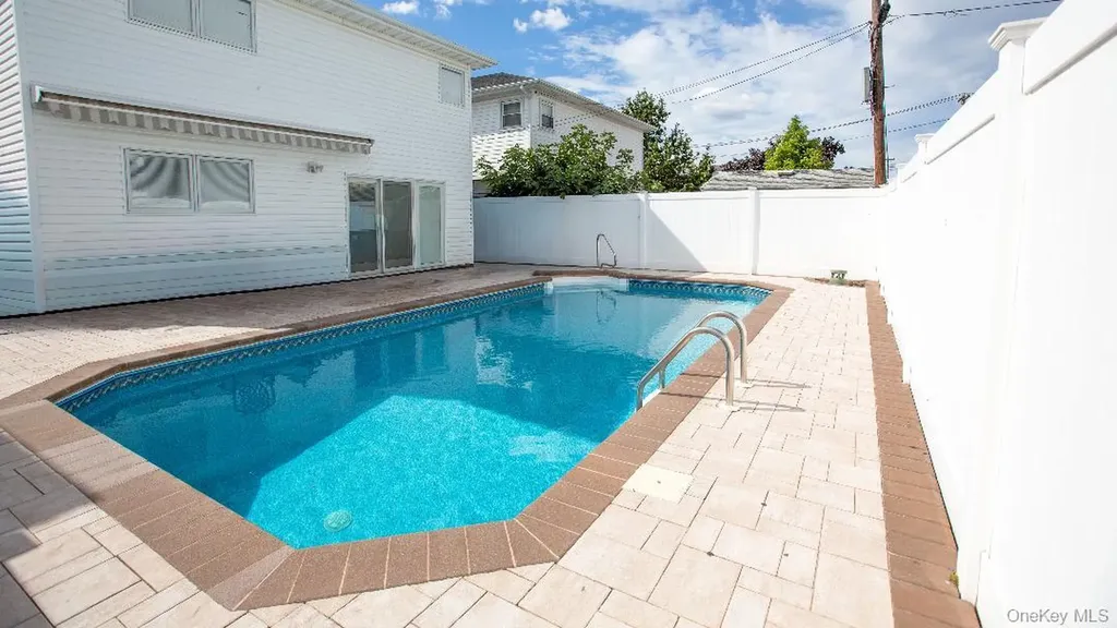 16207 85th Street Howard Beach NY 11414
