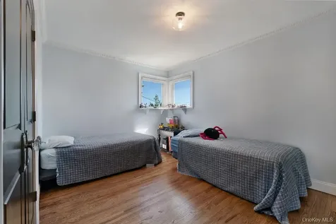 16207 85th Street Howard Beach NY 11414