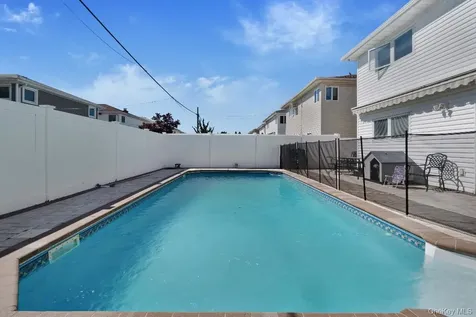16207 85th Street Howard Beach NY 11414