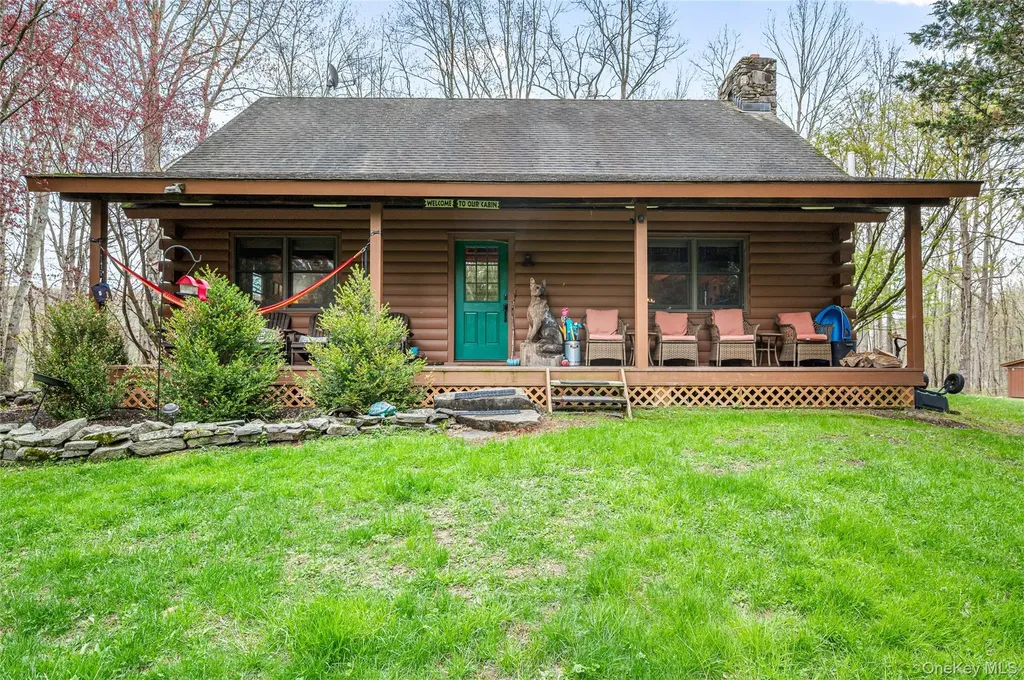 42 Browning Road Hyde Park NY 12538