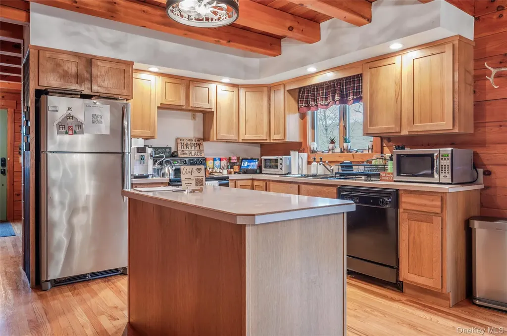 42 Browning Road Hyde Park NY 12538