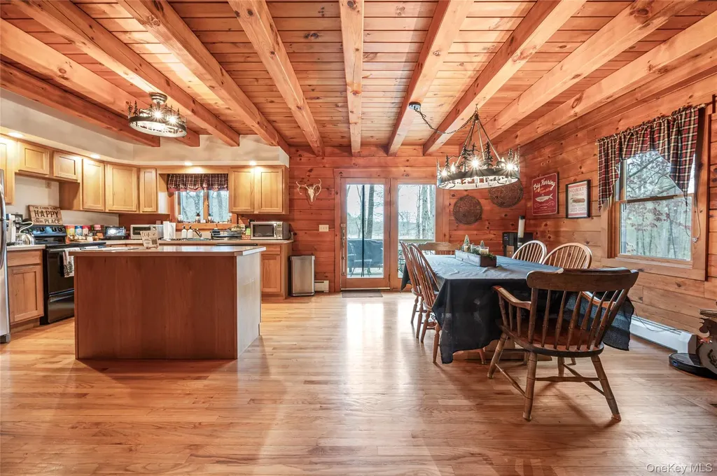 42 Browning Road Hyde Park NY 12538