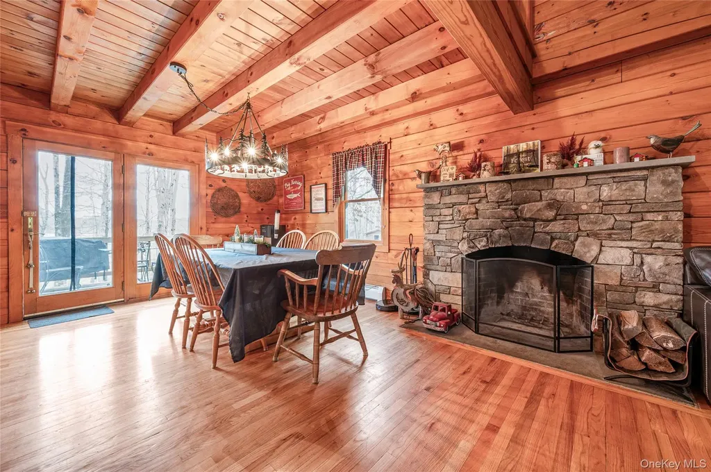 42 Browning Road Hyde Park NY 12538