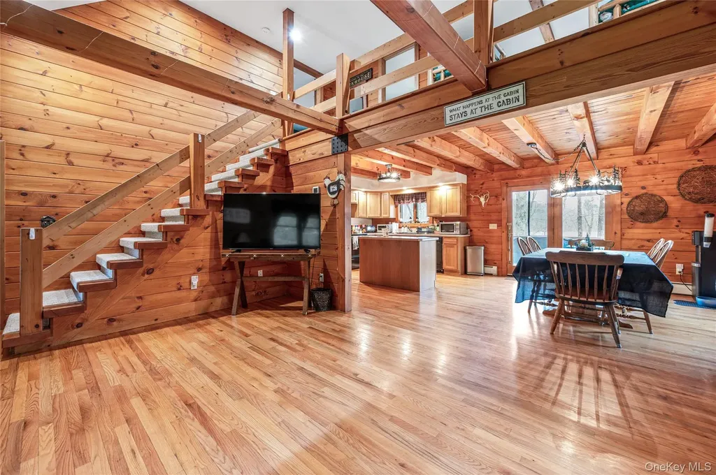42 Browning Road Hyde Park NY 12538