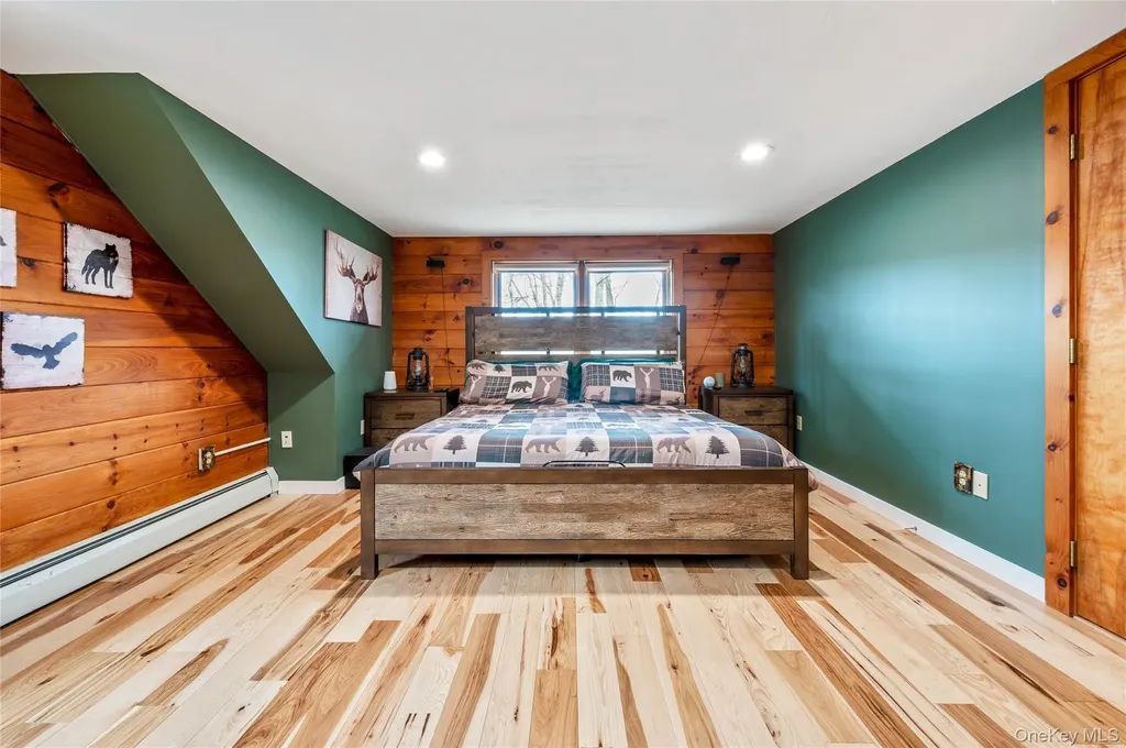 42 Browning Road Hyde Park NY 12538