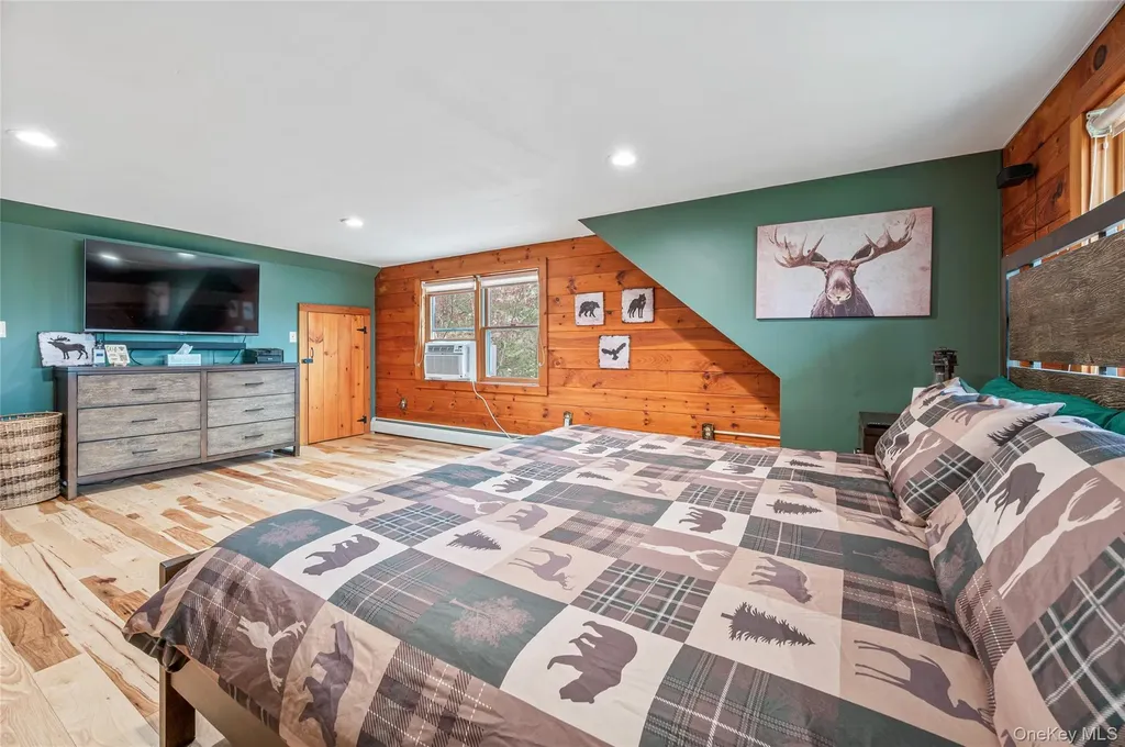 42 Browning Road Hyde Park NY 12538