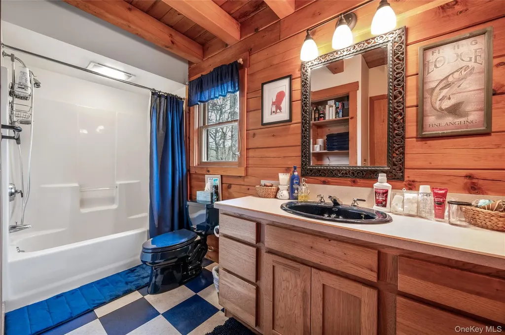 42 Browning Road Hyde Park NY 12538