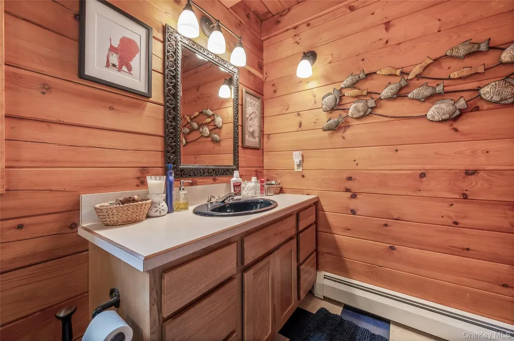42 Browning Road Hyde Park NY 12538