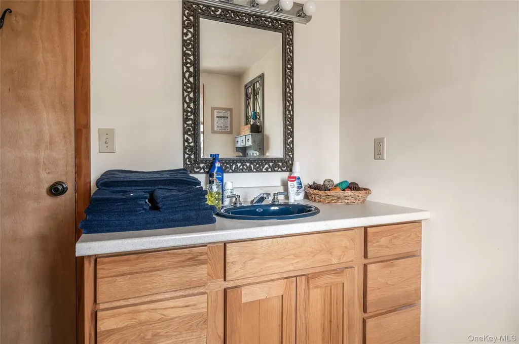 42 Browning Road Hyde Park NY 12538