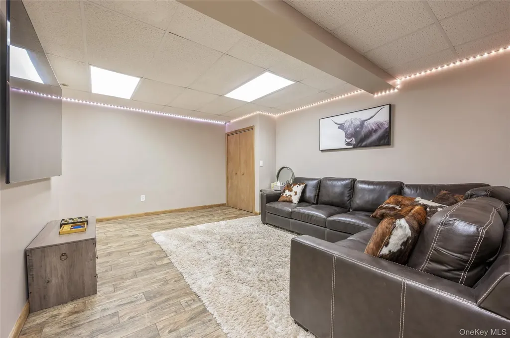 42 Browning Road Hyde Park NY 12538
