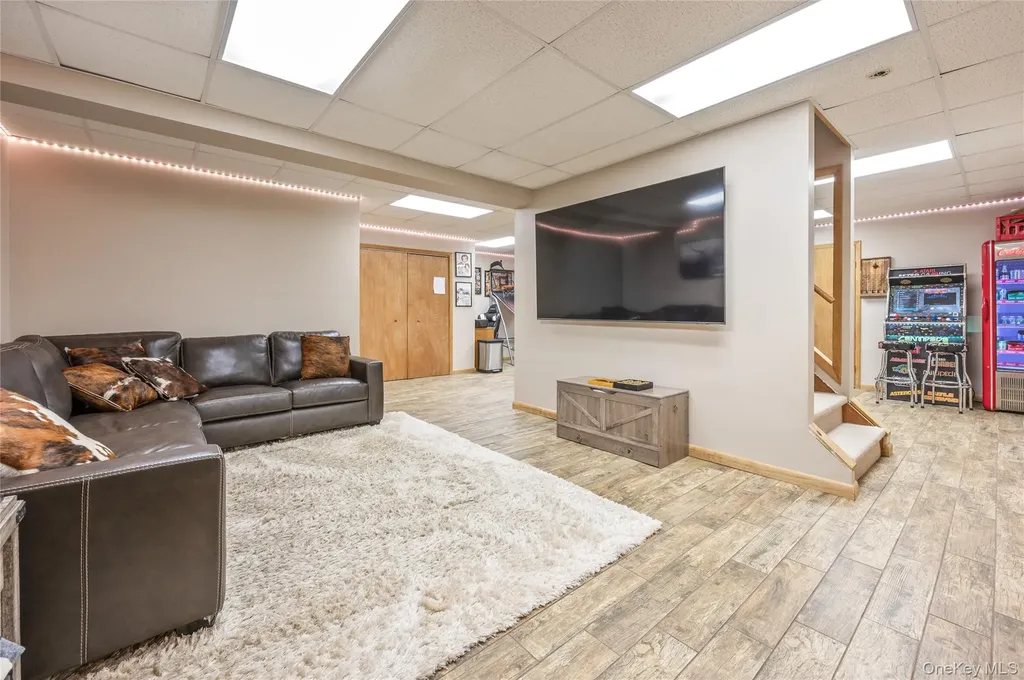 42 Browning Road Hyde Park NY 12538