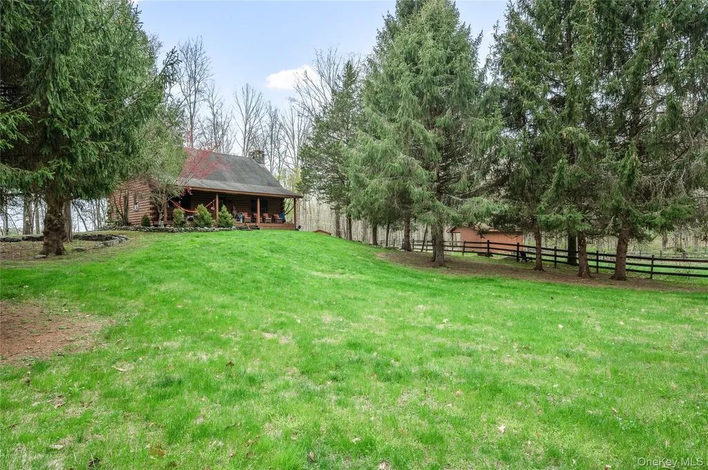 42 Browning Road Hyde Park NY 12538